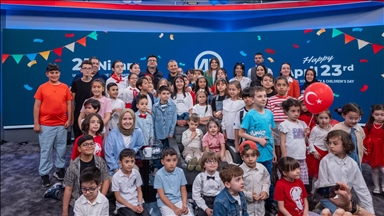 Первый астронавт Турции Альпер Гезеравджы встретился с детьми в агентстве «Анадолу»