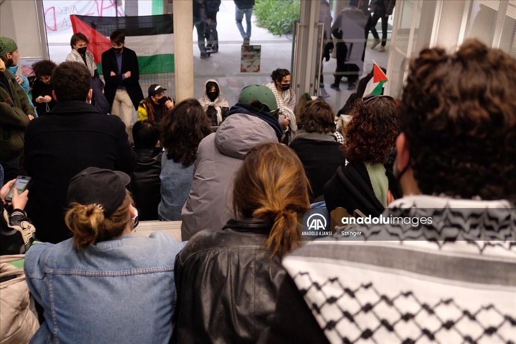 Paris'te Science Po öğrencilerinden Filistin'e destek gösterisi