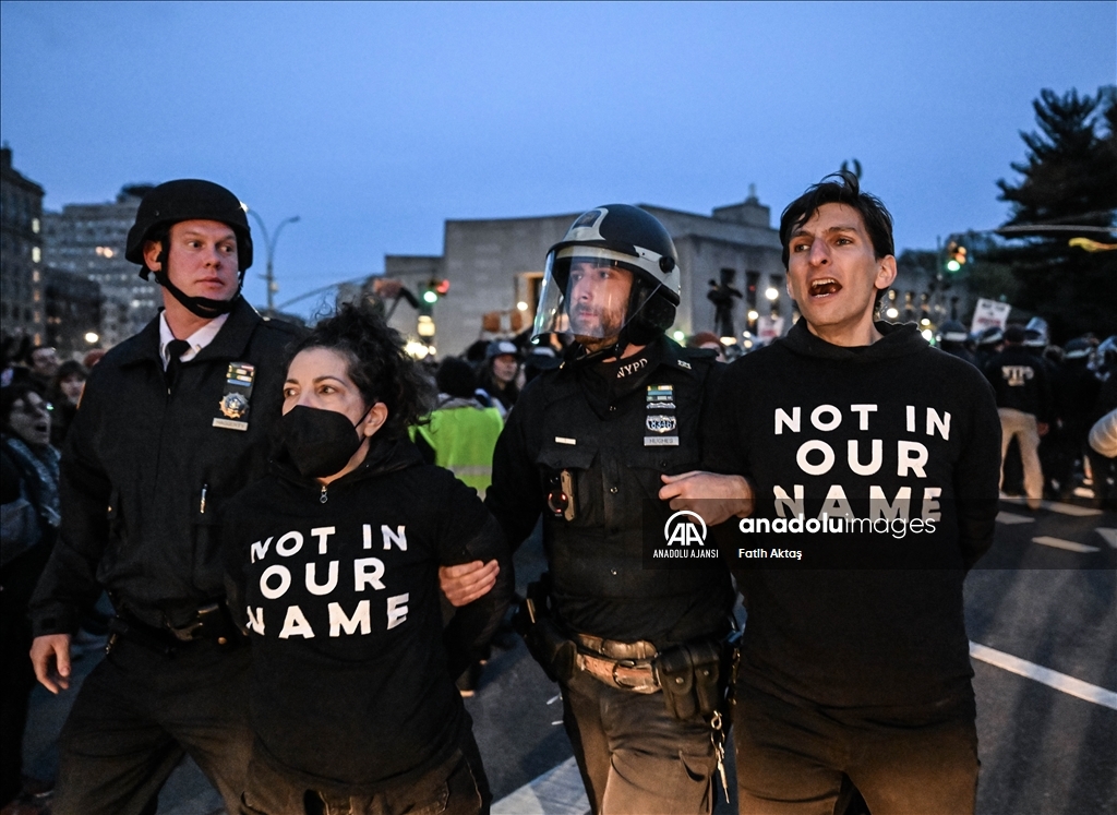 Filistin destekçisi Yahudi aktivistlerin Brooklyn'deki düzenlediği gösteriye polis müdahale etti