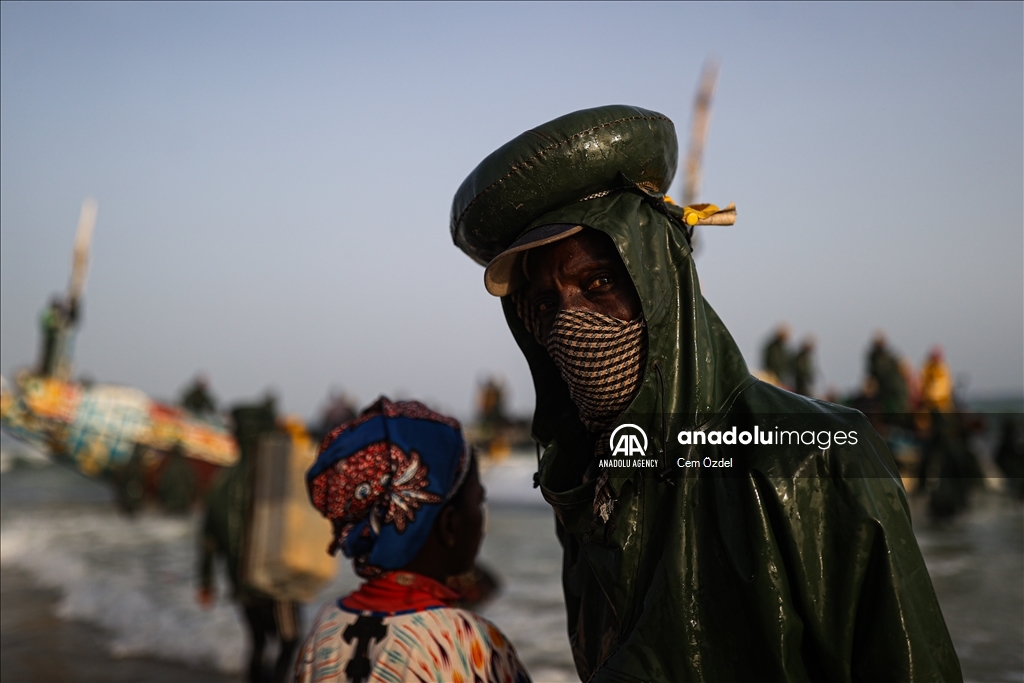 Жители Сенегала обеспечивают средства к существованию за счет рыбалки