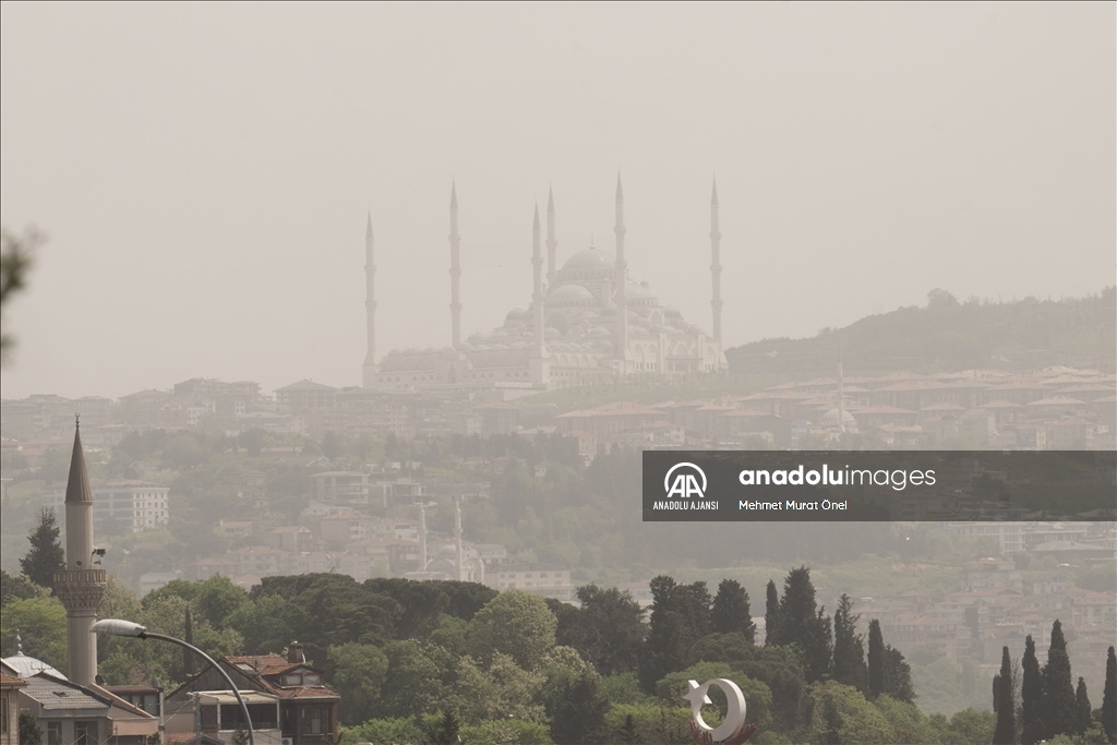 Çöl tozu İstanbul'da etkili oldu