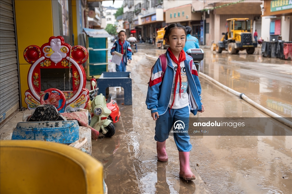 Çin'de yaşanan sele dönüşen şiddetli yağış Guangdong eyaletini vurdu