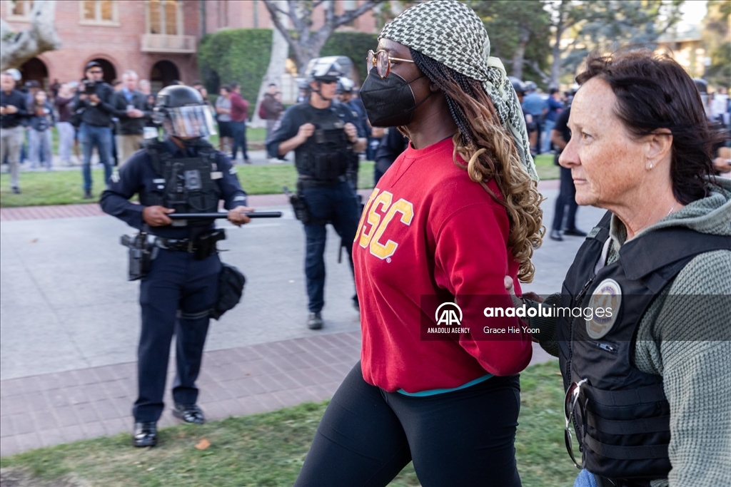 SAD: Policija u Los Angelesu intervenisala protiv propalestinskih demonstranata 