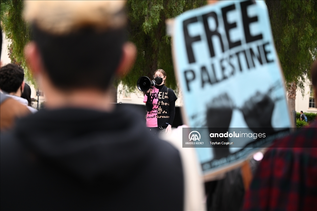 Студенты университета Сан-Хосе в Калифорнии протестуют против атак на Газу