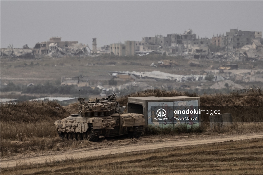İsrail'in Gazze'ye düzenlediği saldırıları ve sınırdaki tank hareketliliği devam ediyor