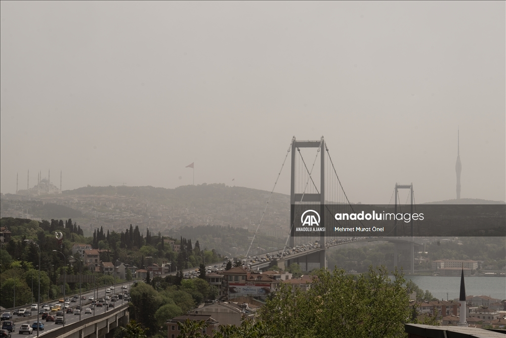 Çöl tozu İstanbul'da etkili oldu