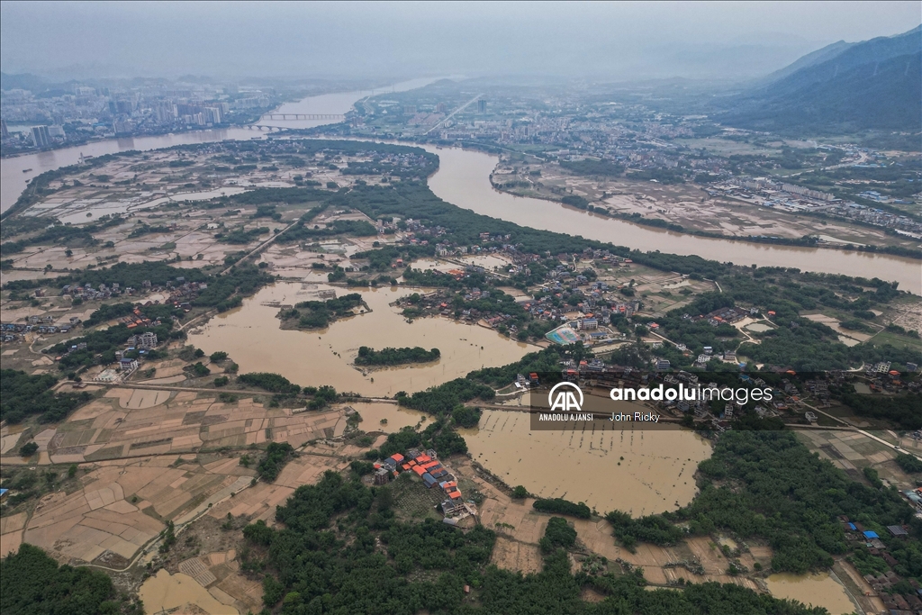 Çin'de yaşanan sele dönüşen şiddetli yağış Guangdong eyaletini vurdu