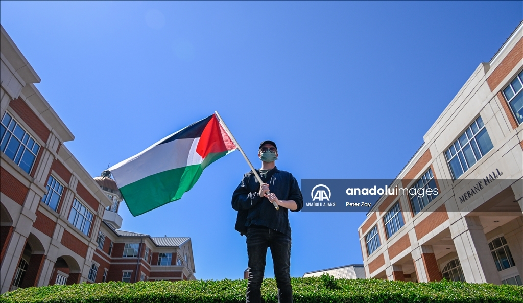 North Carolina Üniversitesi öğrencilerinin Filistin'e destek gösterisi devam ediyor