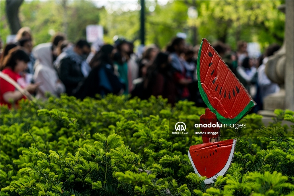 Filistin yanlısı aktivistler Pensilvanya Üniversitesi'nde Filistin'e destek gösterisi düzenledi