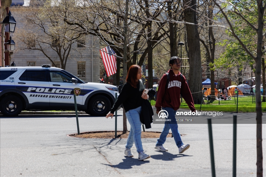 Harvard Üniversitesi, protestoları engellemek için avlusunu kapattı