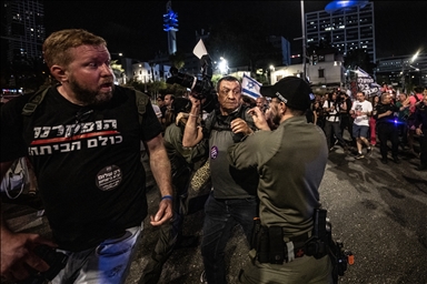 İsrailliler esir takası anlaşması ve Netanyahu'nun istifası için yine sokaklara indi