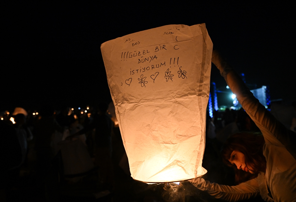 Kaliforniya'da 2024 Gökyüzü Fener Işıkları Festivali düzenlendi