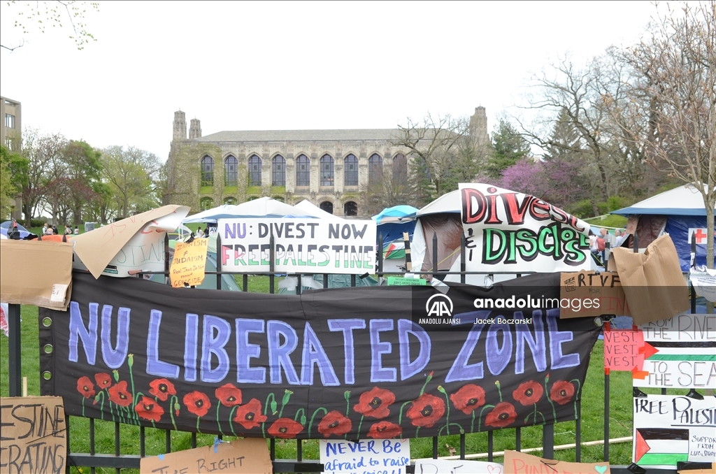 ABD'nin Northwestern Üniversitesi'nde Filistin'e destek protestosu