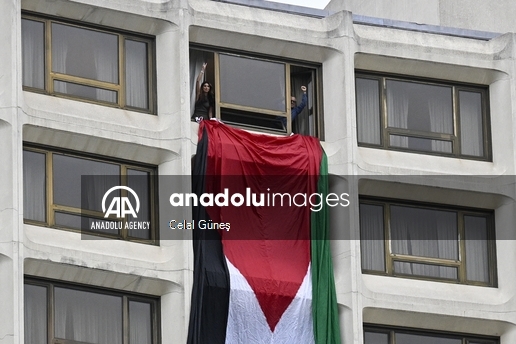 Сторонники Палестины устроили акцию протеста во время ежегодного гала-ужина корреспондентов Белого дома в Вашингтоне