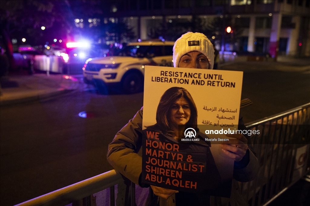 Filistin destekçileri, Beyaz Saray Muhabirleri Derneği Yemeği'ni protesto etti