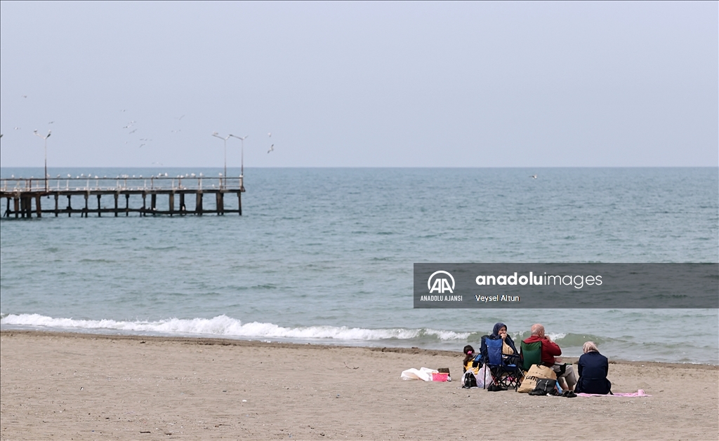 Samsun'da vatandaşlar hafta sonunda güneşli havanın tadını çıkardı