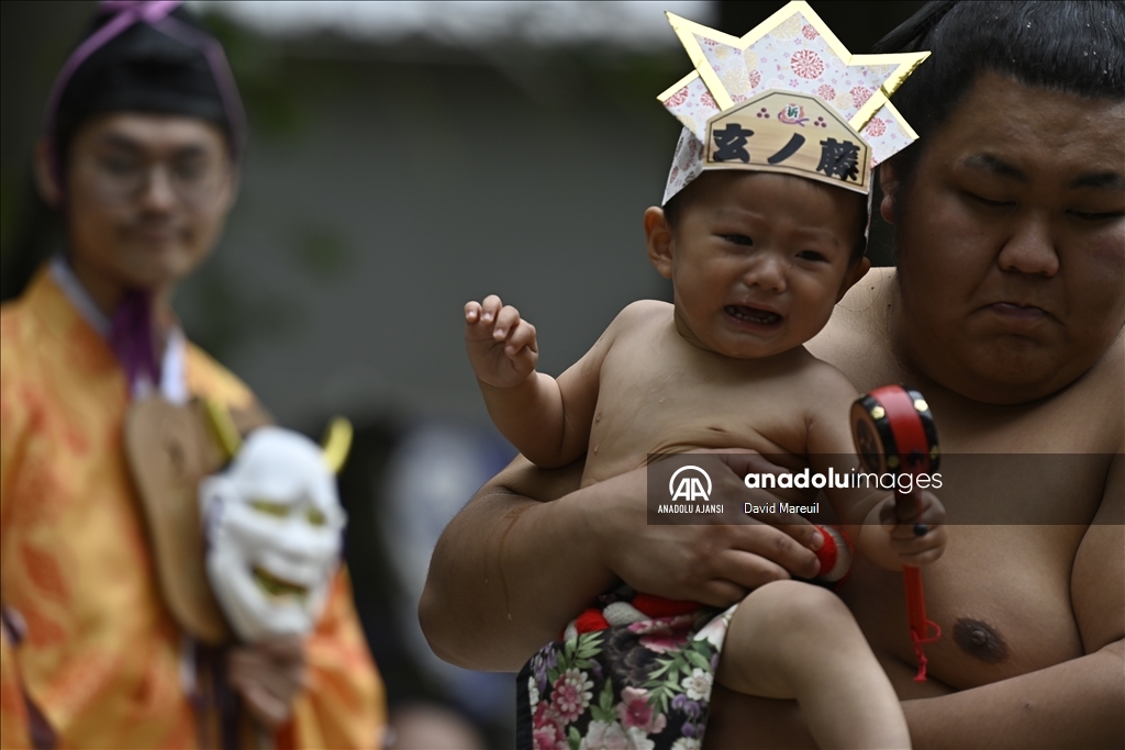 Japonya'da 'ağlayan bebek sumo' yarışması