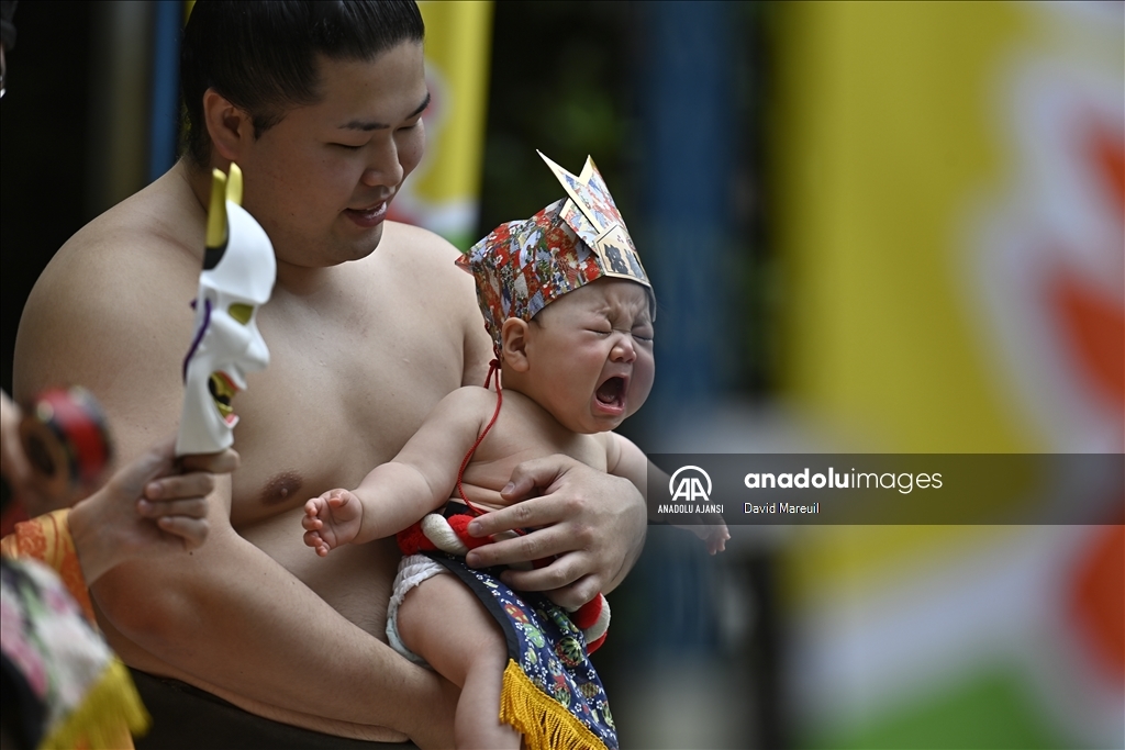 Japonya'da 'ağlayan bebek sumo' yarışması