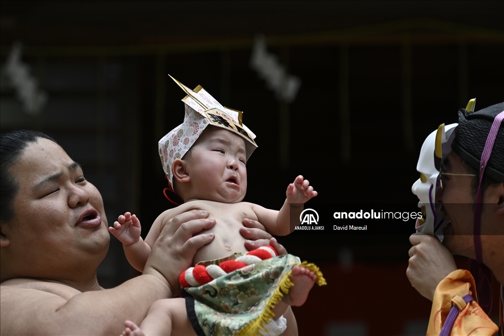 Japonya'da 'ağlayan bebek sumo' yarışması