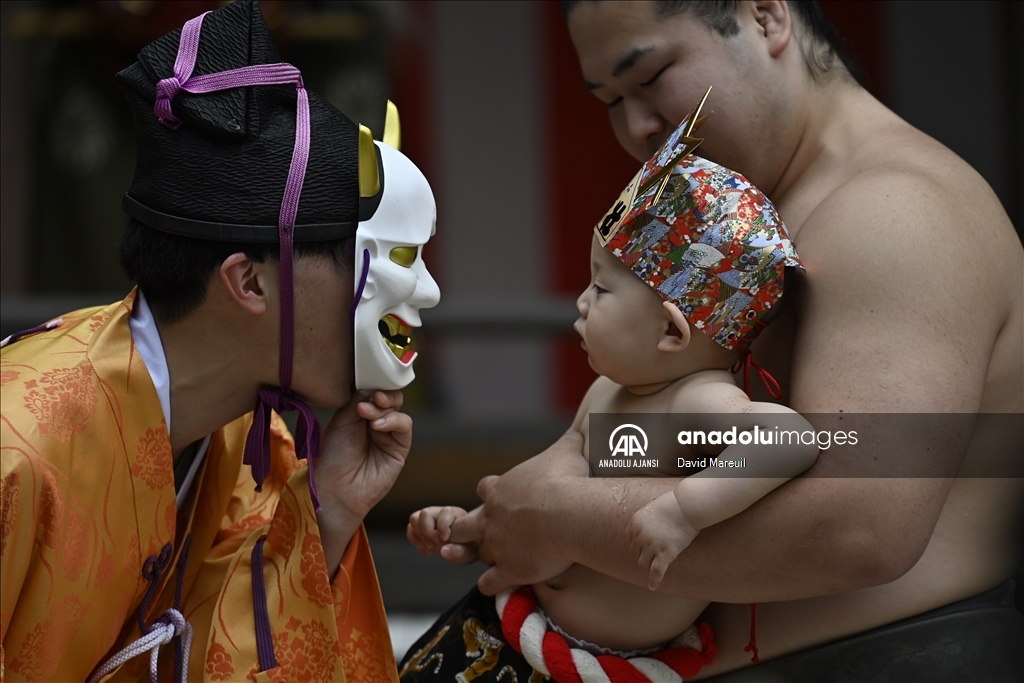 Japonya'da 'ağlayan bebek sumo' yarışması
