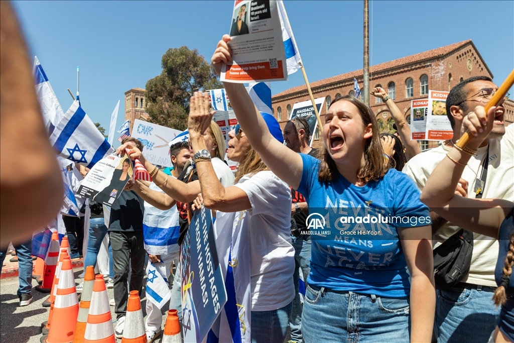 California Üniversitesi (UCLA) kampüsünde İsrail ve Filistin destekçisi gruplar arasında arbede