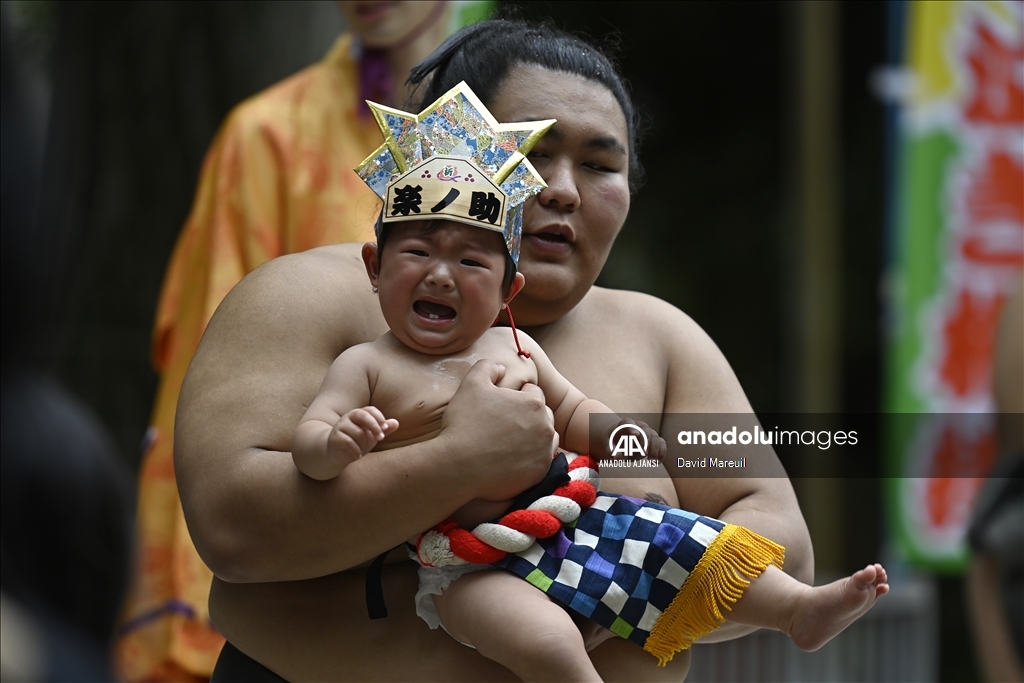 Japonya'da 'ağlayan bebek sumo' yarışması