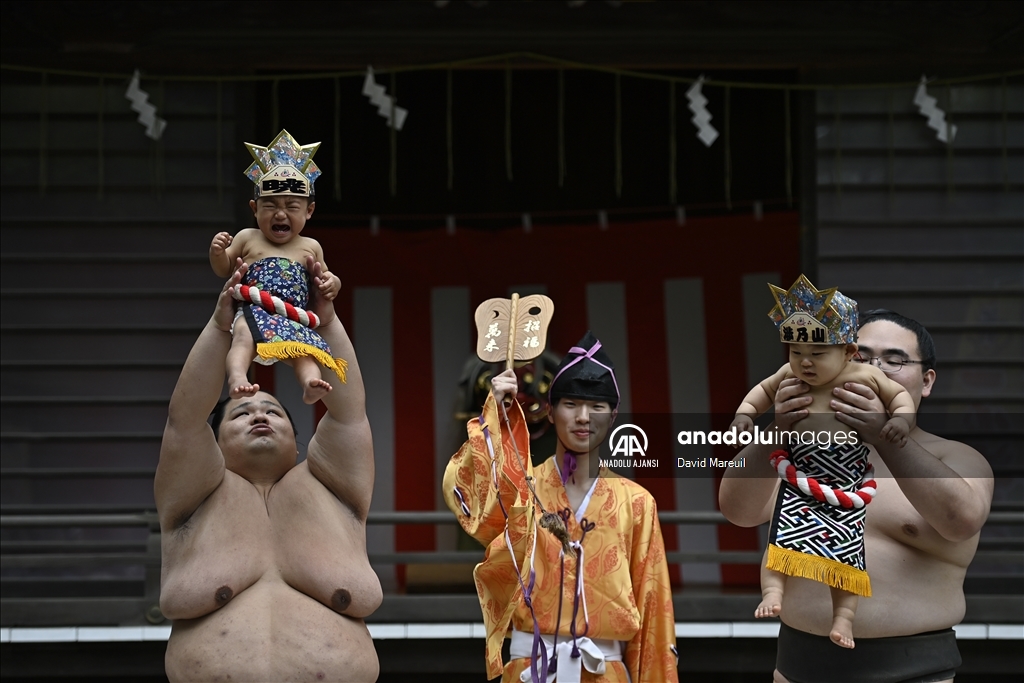 Japonya'da 'ağlayan bebek sumo' yarışması