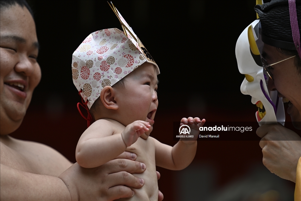 Japonya'da 'ağlayan bebek sumo' yarışması