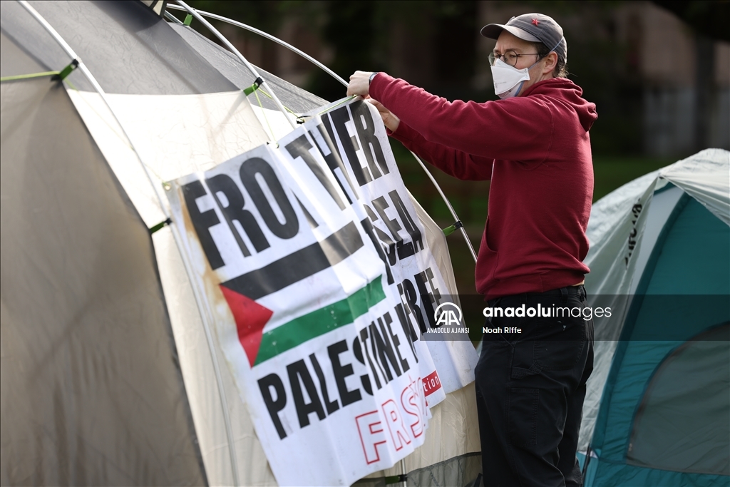 Washington Üniversitesi'nde öğrenciler Filistin'e destek kampı kurdu