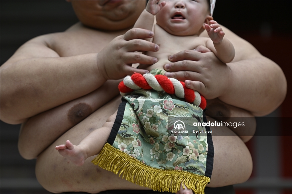Japonya'da 'ağlayan bebek sumo' yarışması