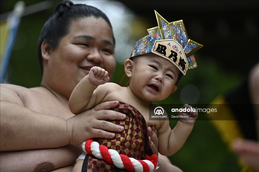 Japonya'da 'ağlayan bebek sumo' yarışması