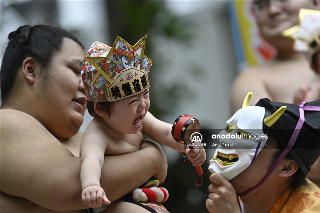 Japonya'da 'ağlayan bebek sumo' yarışması