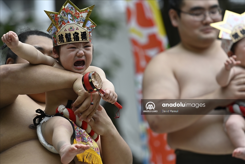 Japonya'da 'ağlayan bebek sumo' yarışması