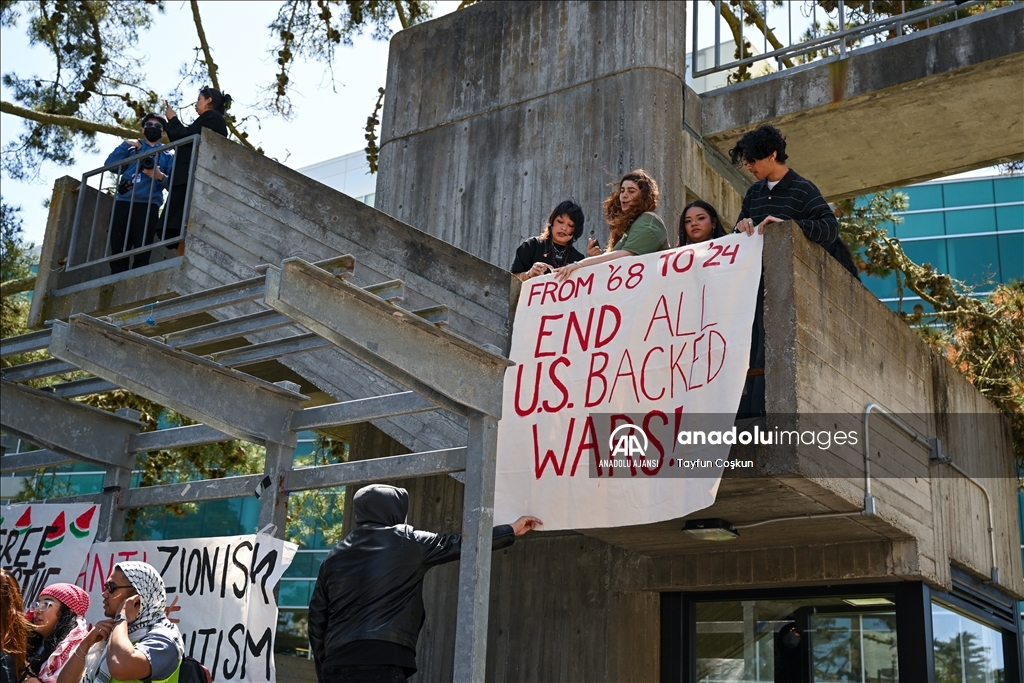 ABD'de, Filistin destekçisi protestolara San Francisco Üniversitesi öğrencileri de katıldı