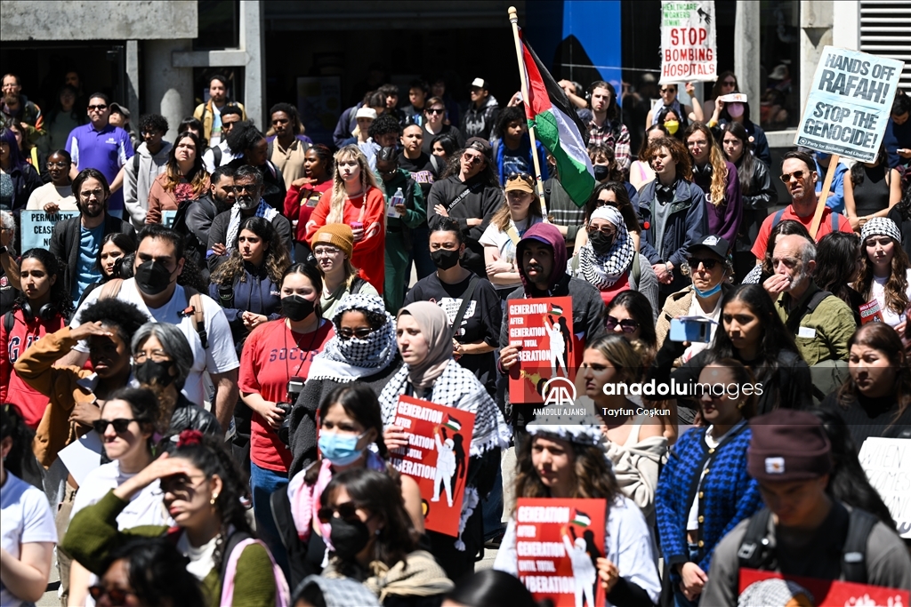 ABD'de, Filistin destekçisi protestolara San Francisco Üniversitesi öğrencileri de katıldı