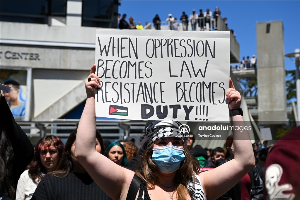 ABD'de, Filistin destekçisi protestolara San Francisco Üniversitesi öğrencileri de katıldı