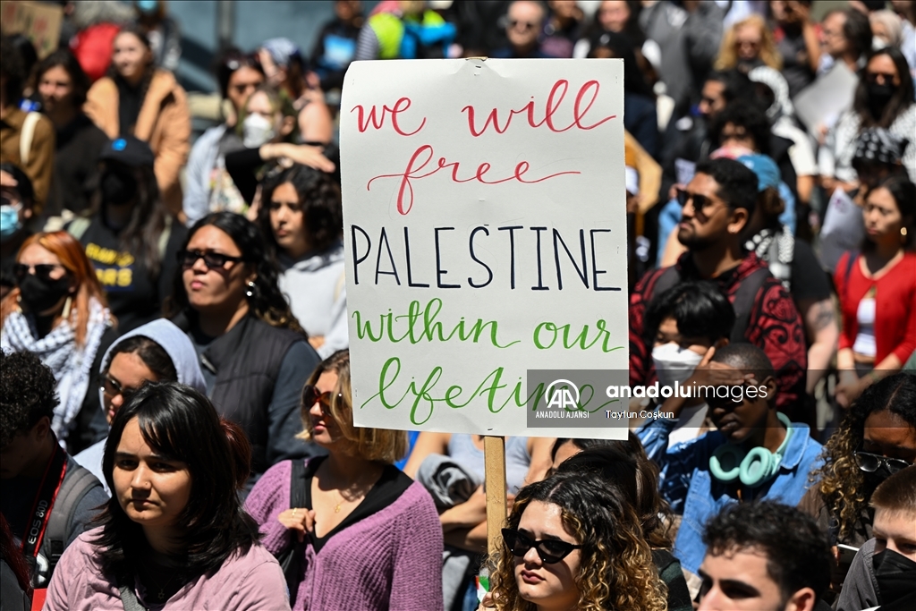 ABD'de, Filistin destekçisi protestolara San Francisco Üniversitesi öğrencileri de katıldı