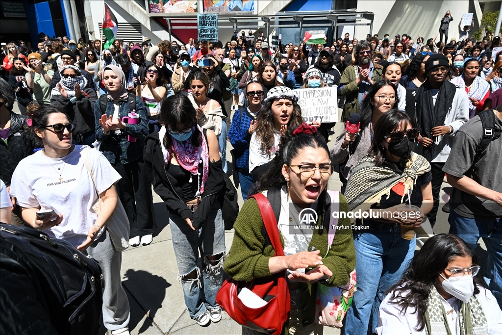 ABD'de, Filistin destekçisi protestolara San Francisco Üniversitesi öğrencileri de katıldı