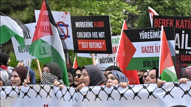 Bursa'da üniversite öğrencileri Gazze'ye destek için yürüyüş düzenledi, çadır nöbeti başlattı