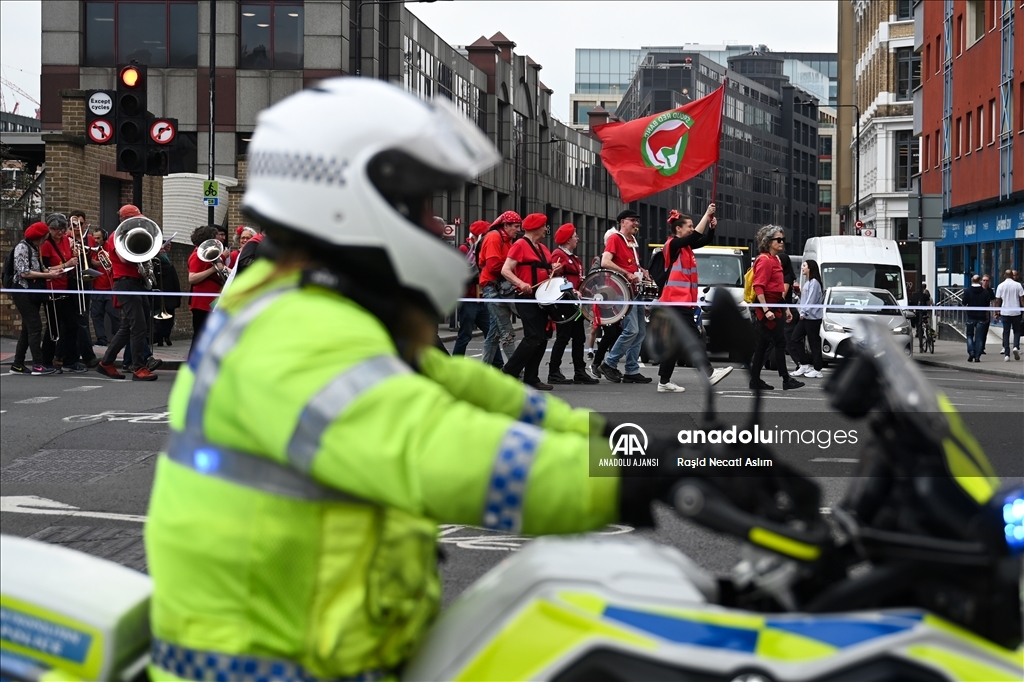 İngiltere'de 1 Mayıs Emek ve Dayanışma Günü kutlandı