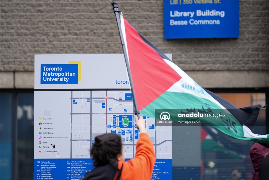 Toronto Metropolitan Üniversitesi öğrencileri Filistin'e destek gösterisi düzenledi