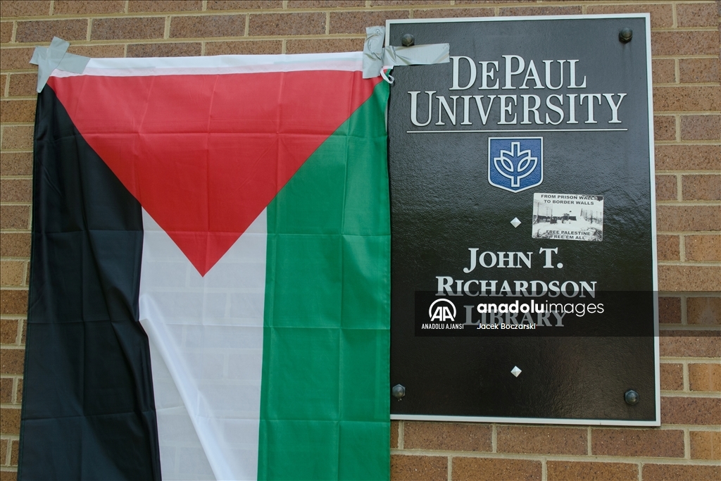 DePaul Üniversitesi'nde öğrenciler Filistin'e destek kampı kurdu