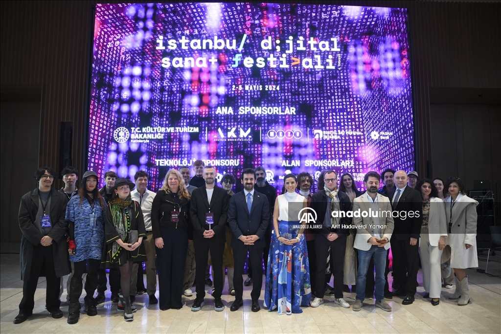 "4. İstanbul Dijital Sanat Festivali" AKM'de başladı