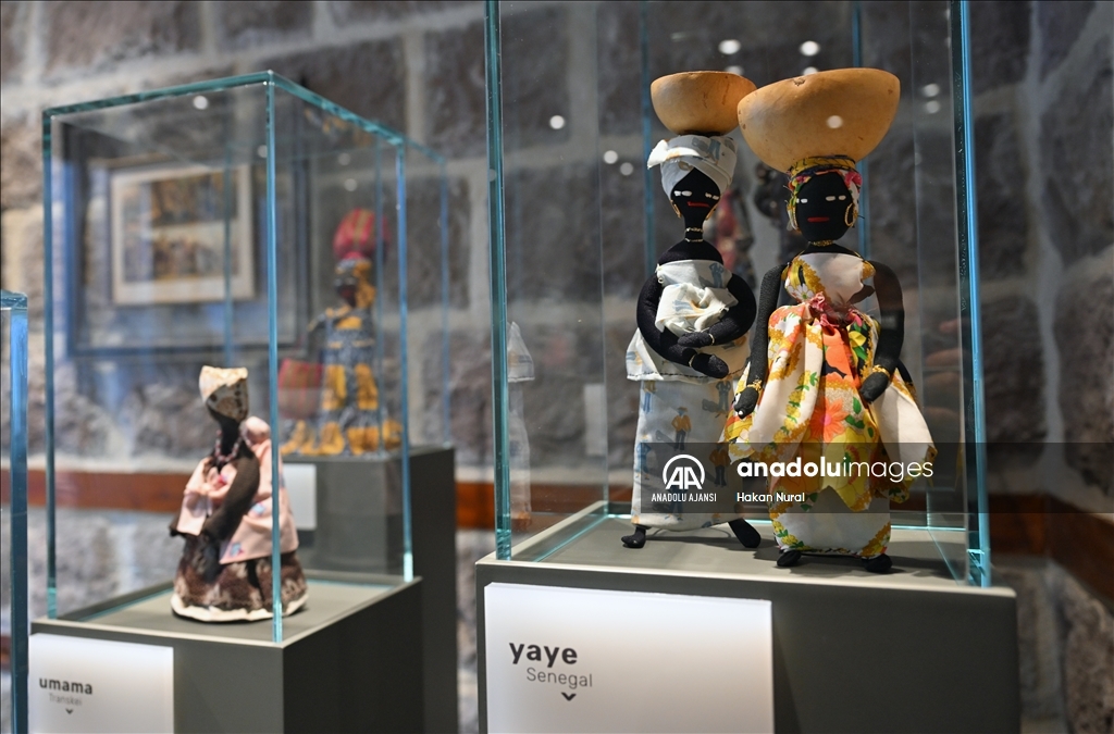 Anneliğin sanat eserleriyle ve tarihi eşyalarla yorumlandığı "Anne Müzesi" ziyaretçilerini ağırlıyor