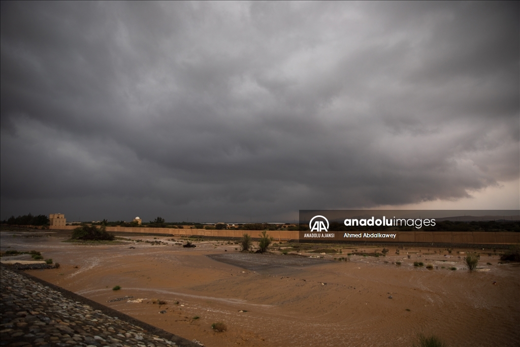 Umman'daki şiddetli yağışlar hayatı olumsuz etkiledi
