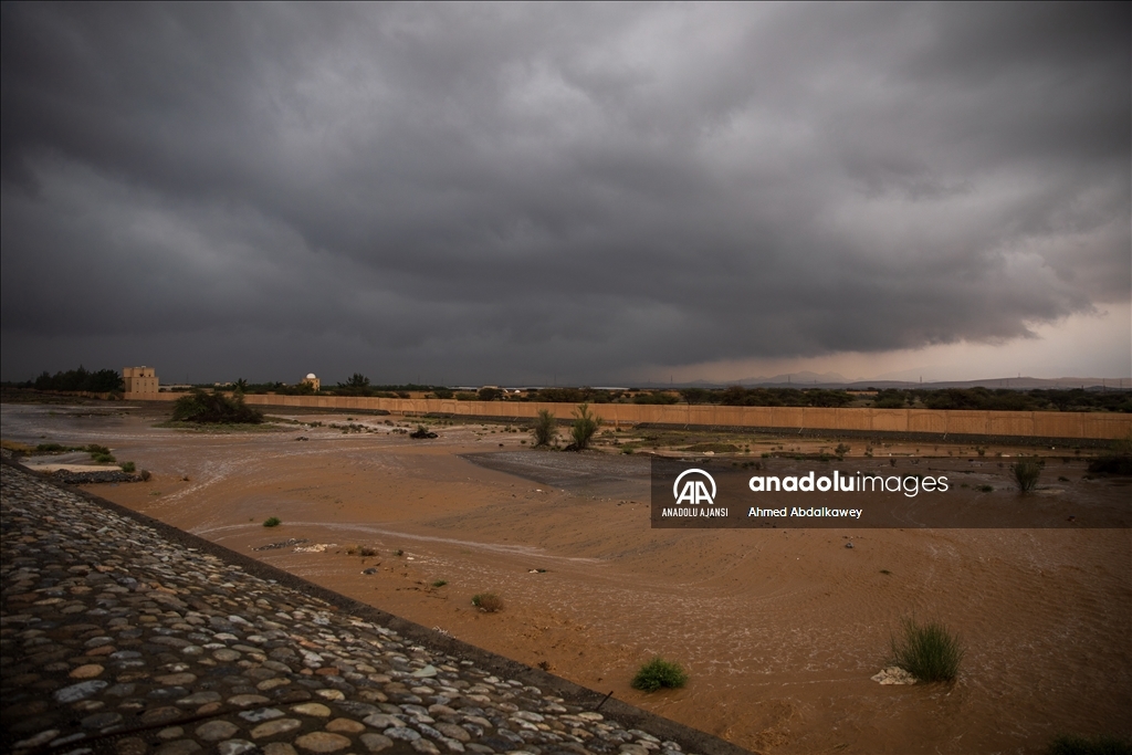 Umman'daki şiddetli yağışlar hayatı olumsuz etkiledi