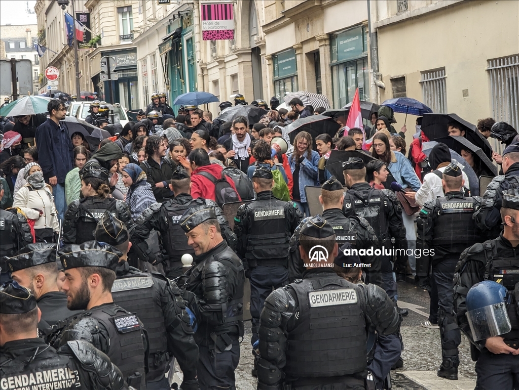 Fransa'da öğrenciler polis müdahalesine rağmen Filistin'e destek gösterilerine devam ediyor 
