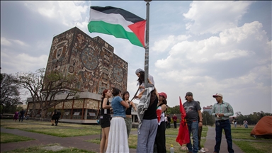 Öğrenciler Meksika Ulusal Özerk Üniversitesi'nde Gazze dayanışma kampı kurdu