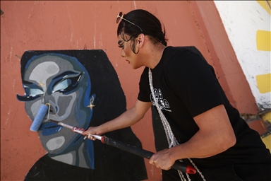 На стене в приграничном мексиканском городе Сьюдад-Хуарес изобразили картину, повествующую об истории миграции
