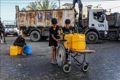İsrail saldırılarının devam ettiği Gazze Şeridi'nde su sıkıntısı devam ediyor